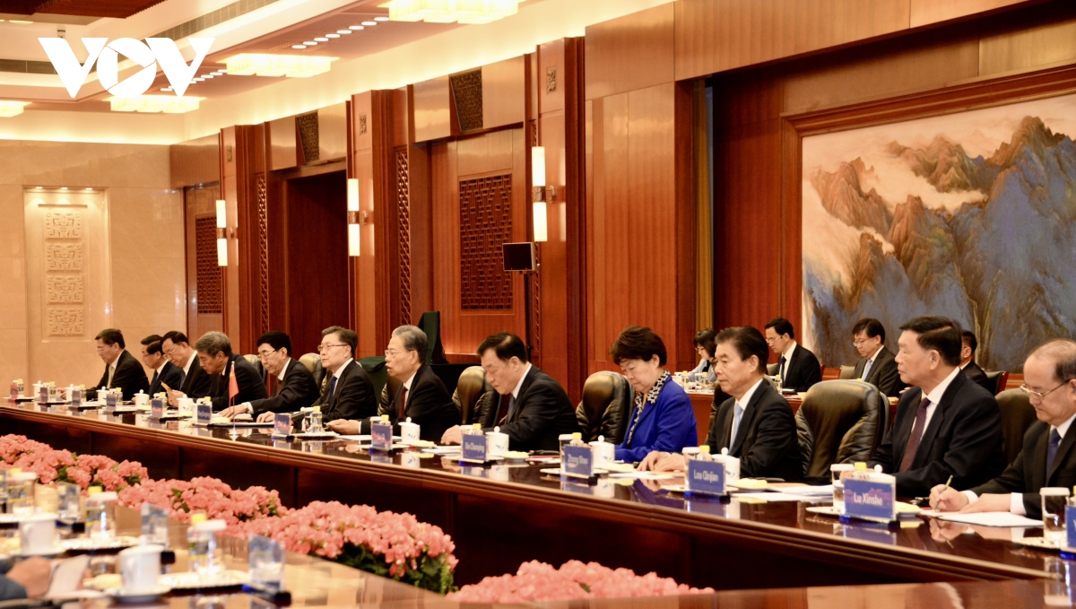 Chủ tịch Quốc hội Vương Đình Huệ hội đàm với Ủy viên trưởng Nhân đại toàn quốc Trung Quốc Triệu Lạc Tế- Ảnh 2.