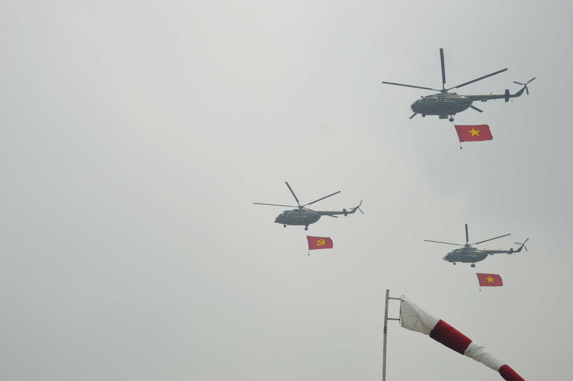 Nhiều máy bay tập luyện cho Lễ kỷ niệm 70 năm Chiến thắng Điện Biên Phủ- Ảnh 6.