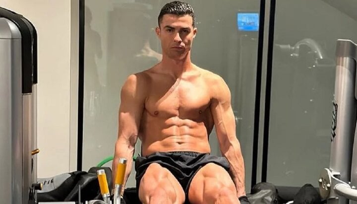 Thói quen dị của Ronaldo: Ngủ 5 giấc, nằm trong 'tủ lạnh', ăn kiểu phi hành gia- Ảnh 3.