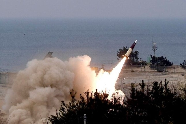 THẾ GIỚI 24H: Ukraine sử dụng tên lửa đạn đạo Mỹ tấn công bán đảo Crimea- Ảnh 1.
