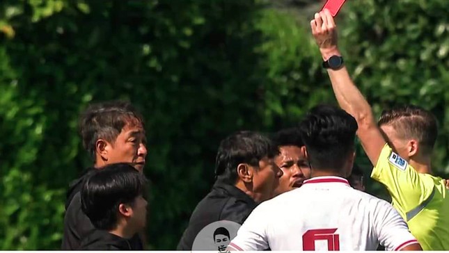 Truyền thông Indonesia công kích trọng tài, tìm người đổ lỗi sau thất bại ở trận play-off Olympic- Ảnh 2.