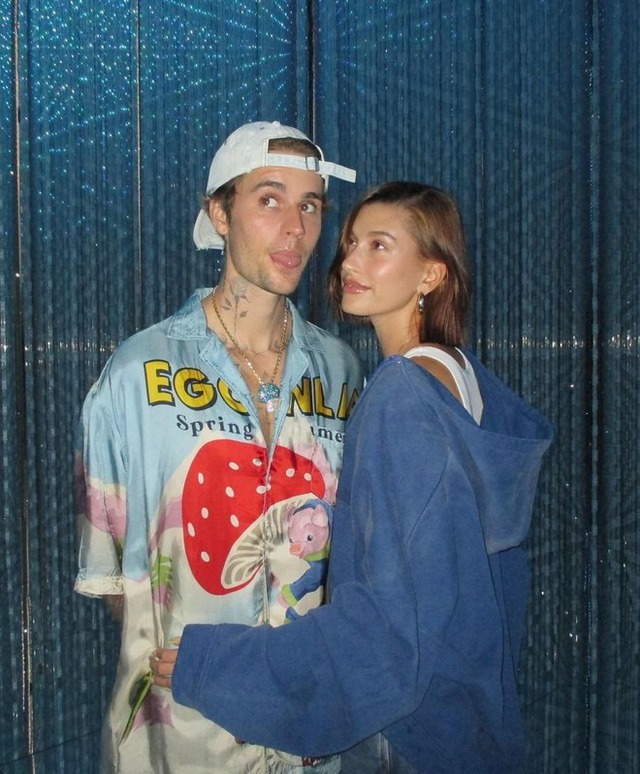 HOT: Justin Bieber và Hailey Bieber chuẩn bị đón con đầu lòng, bộ ảnh váy cưới bụng bầu hút gần 10 triệu like- Ảnh 7.