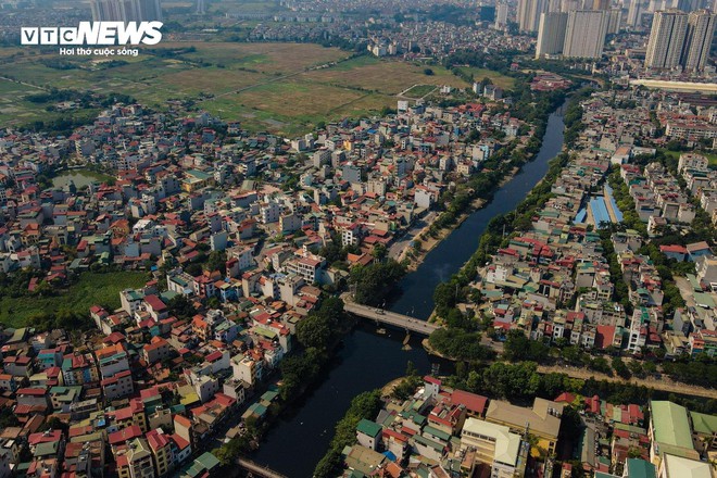 1km 40 họng xả thải, sông Tô Lịch thành cống nước đen lộ thiên- Ảnh 13.