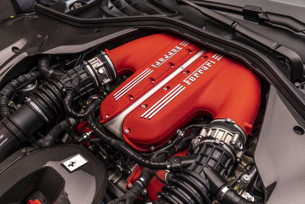 Khám phá Ferrari 12Cilindri mới ra mắt với động cơ V12 ấn tượng- Ảnh 7.