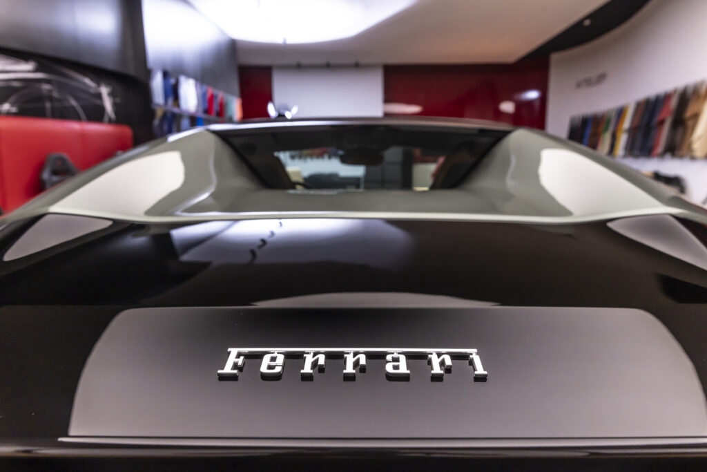 Khám phá Ferrari 12Cilindri mới ra mắt với động cơ V12 ấn tượng- Ảnh 10.