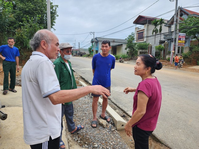 Lời kể nghẹn ngào của người đưa 3 cháu bé tử vong ra ngoài sau sạt lở đất ở Ba Vì- Ảnh 2.