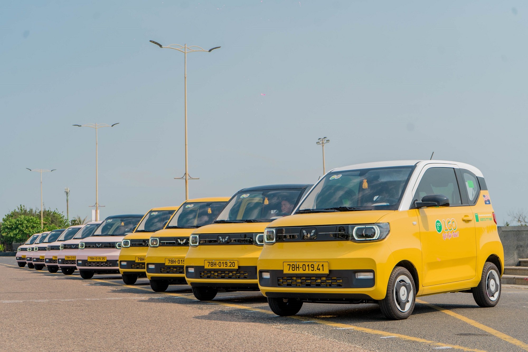 Taxi điện mini đầu tiên tại Việt Nam tung ảnh ra quân: giá cước từ 8.000 đồng/km, thuê tự lái 450.000 đồng/ngày- Ảnh 3.