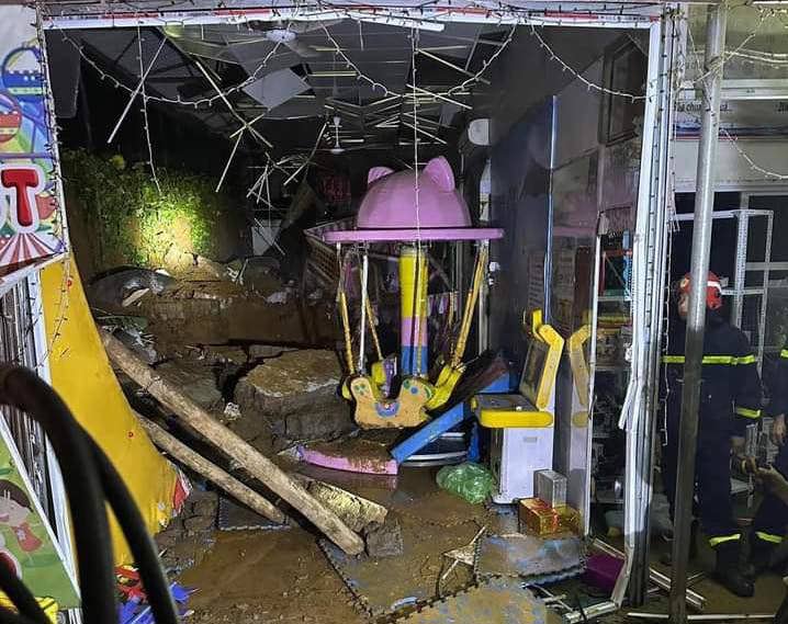 Hà Nội: Sập tường do mưa lớn, 3 trẻ em tử vong- Ảnh 1.