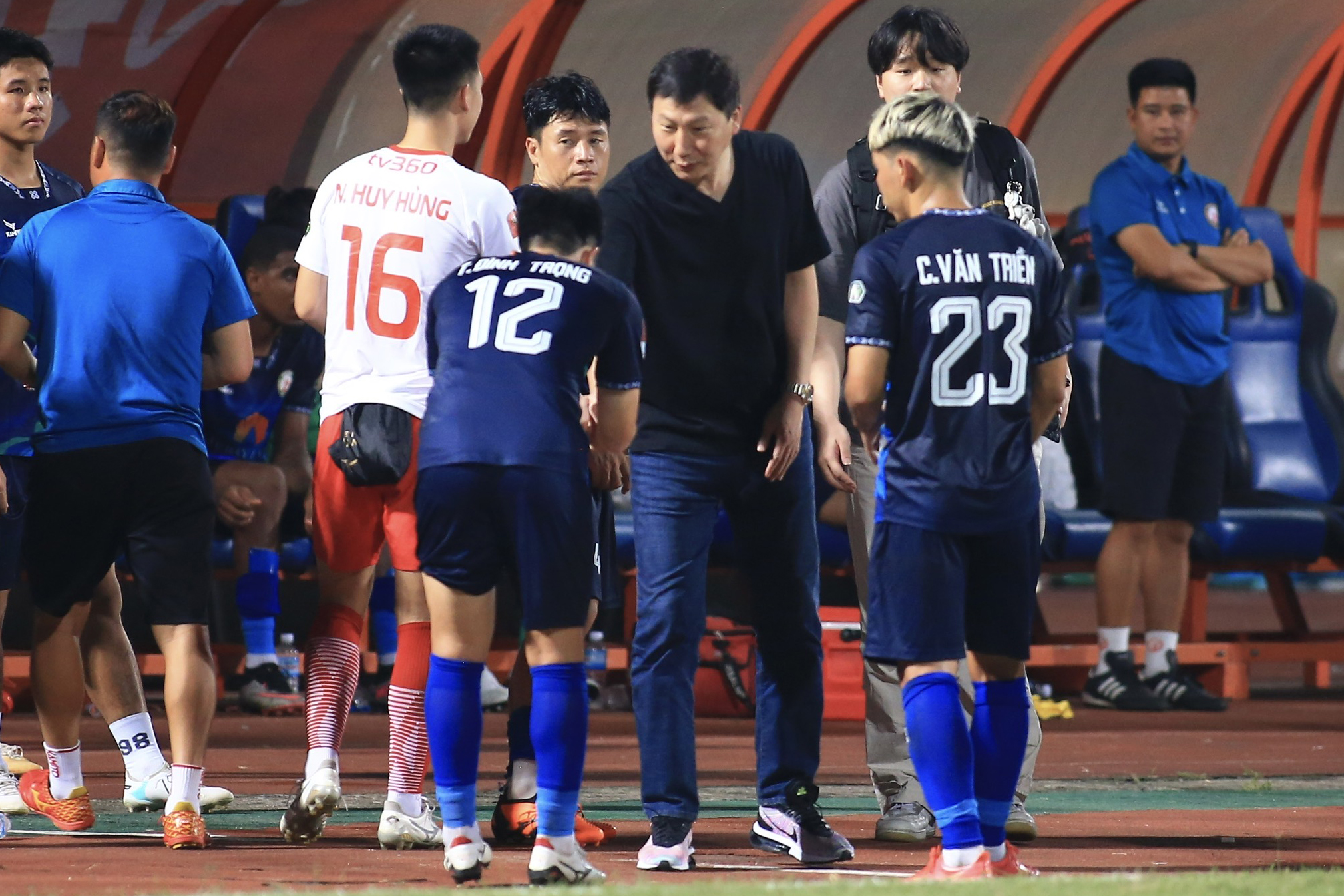 Ông Kim Sang-sik gặp riêng Đình Trọng, HLV V.League nói thẳng: "Cậu ấy lên  ĐTQG là chuyện thường"