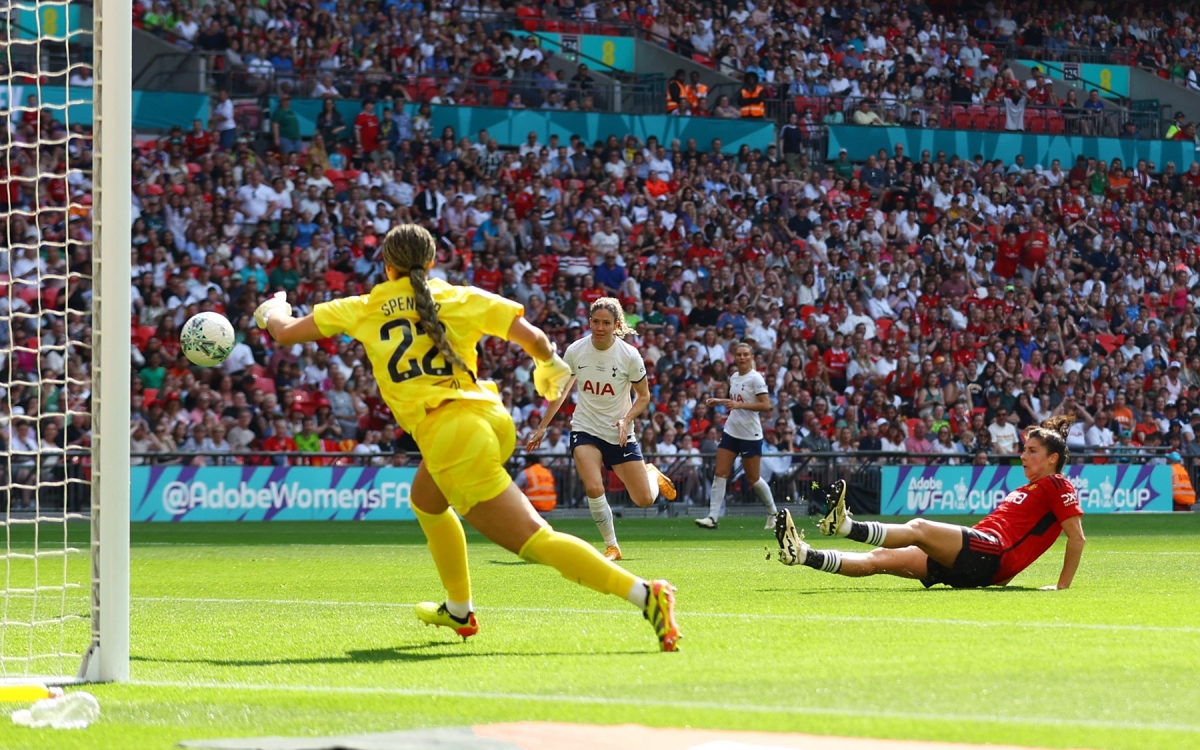 Đội nữ MU vô địch FA Cup trong ngày đội nam MU thua Arsenal- Ảnh 7.