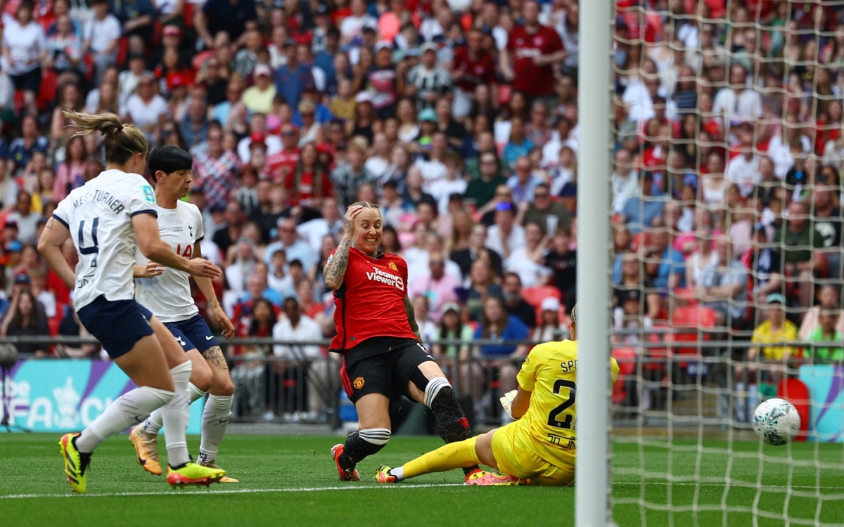 Đội nữ MU vô địch FA Cup trong ngày đội nam MU thua Arsenal- Ảnh 5.