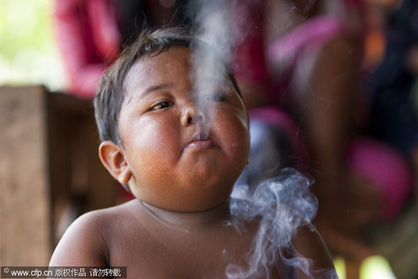 Hút 40 điếu thuốc mỗi ngày ở tuổi lên 2, cậu bé từng gây chấn động thế giới giờ ra sao sau 14 năm?- Ảnh 2.