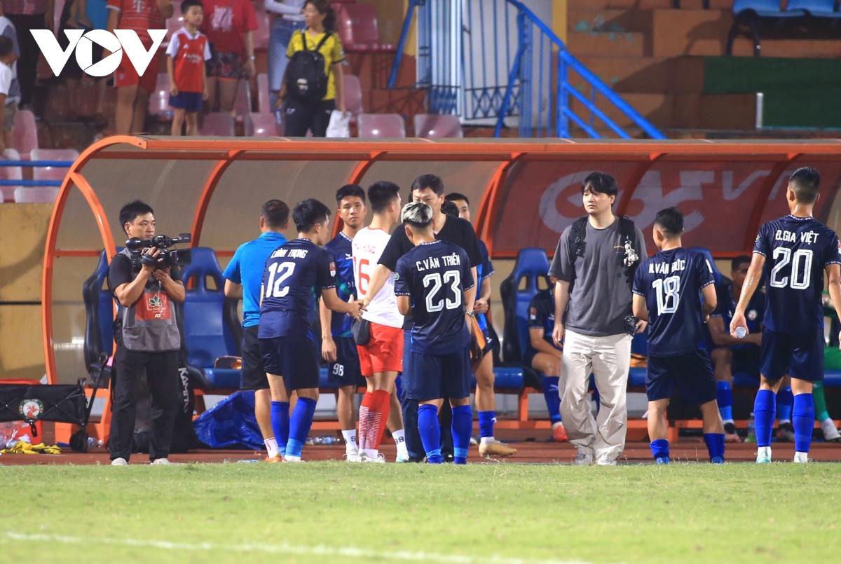 HLV Kim Sang Sik ''nhắm'' cầu thủ đặc biệt cho ĐT Việt Nam sau trận đấu V-League- Ảnh 6.