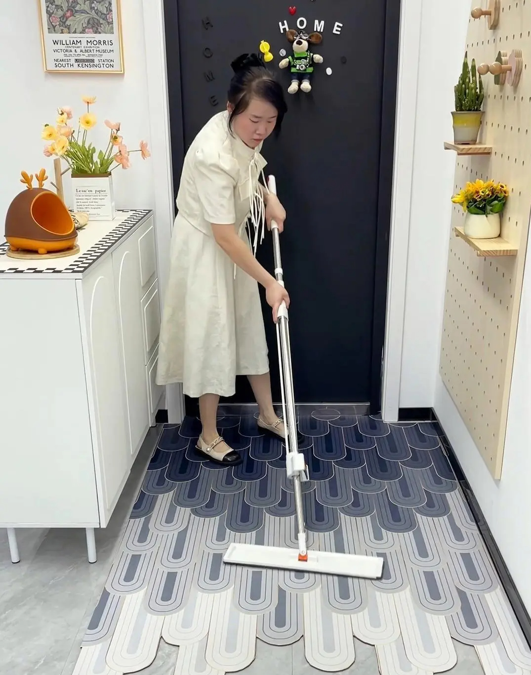 Ngày càng có nhiều người không đặt thảm ở cửa ra vào, bạn nên làm theo phương pháp này để nhà luôn sạch sẽ- Ảnh 2.