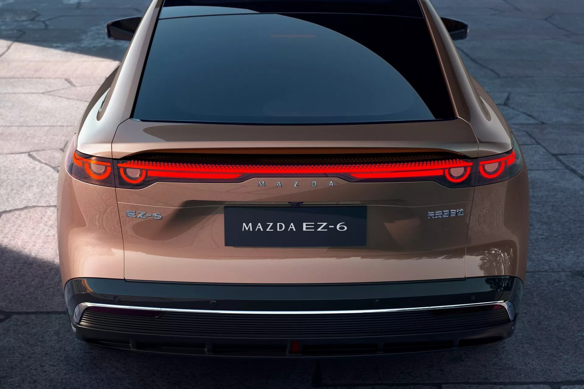 Mazda EZ-6 lộ thông số vận hành: Bản điện chạy 600km/sạc, bản hybrid công nghệ giống Kicks, sẽ hợp bán ở Việt Nam- Ảnh 8.