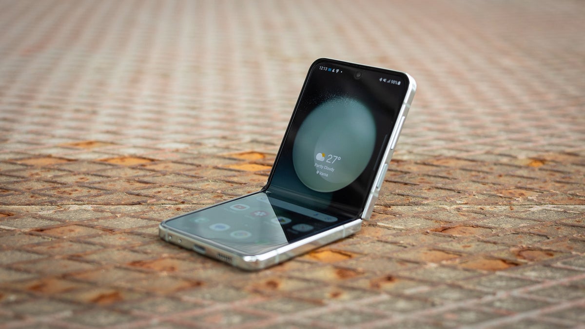 Galaxy Z Flip 6 có thể được trang bị chip Snapdragon 8 Gen 3 trên toàn cầu- Ảnh 1.