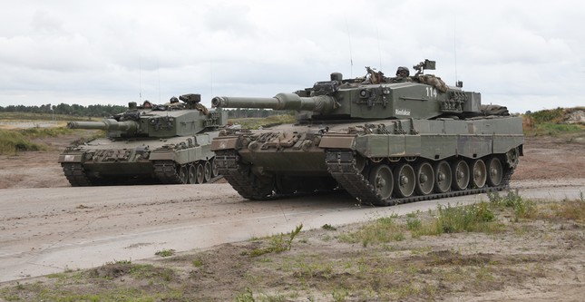 Tám 'liên minh năng lực' viện trợ Ukraine: Thiết giáp, pháo binh, dò mìn- Ảnh 2.