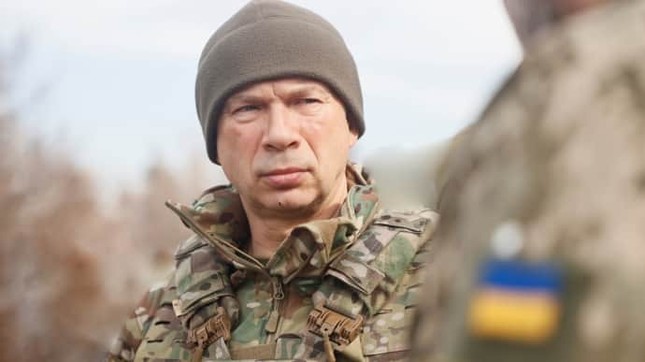 Tình hình căng thẳng, Tổng tư lệnh quân đội Ukraine ra chiến trường- Ảnh 1.