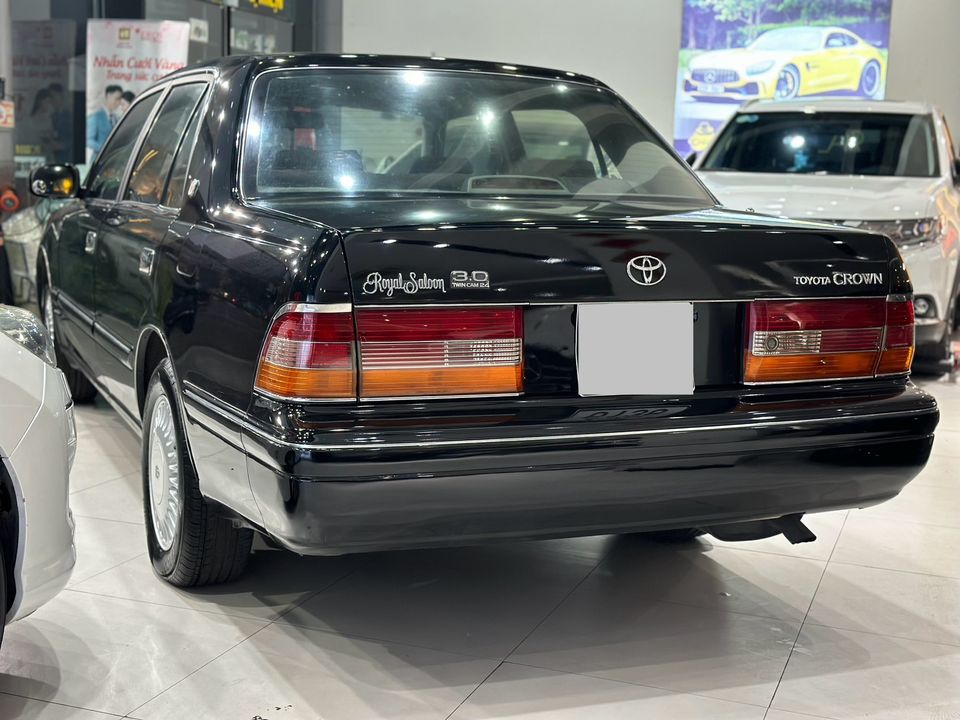 Xe Chủ tịch Toyota Crown gần 30 năm tuổi vẫn có giá ngang Mazda3 đời mới, người bán khẳng định: 'Hàng chuẩn từ ngoài vào trong'- Ảnh 4.