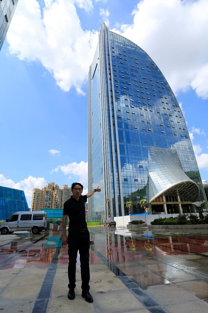 Thác nước nhân tạo kỳ vỹ giữa trung tâm thành phố ở Trung Quốc- Ảnh 7.