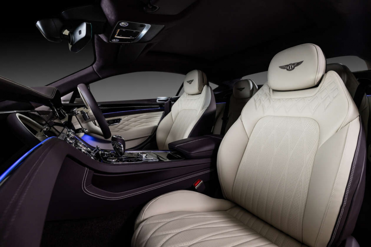 Chiêm ngưỡng Bentley Continental GT Azure giá 16 tỷ đồng- Ảnh 2.