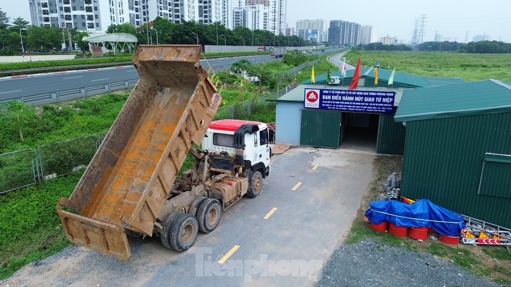 Công trường vắng lặng tại dự án nút giao trọng điểm trị giá 3.200 tỷ của Hà Nội- Ảnh 3.