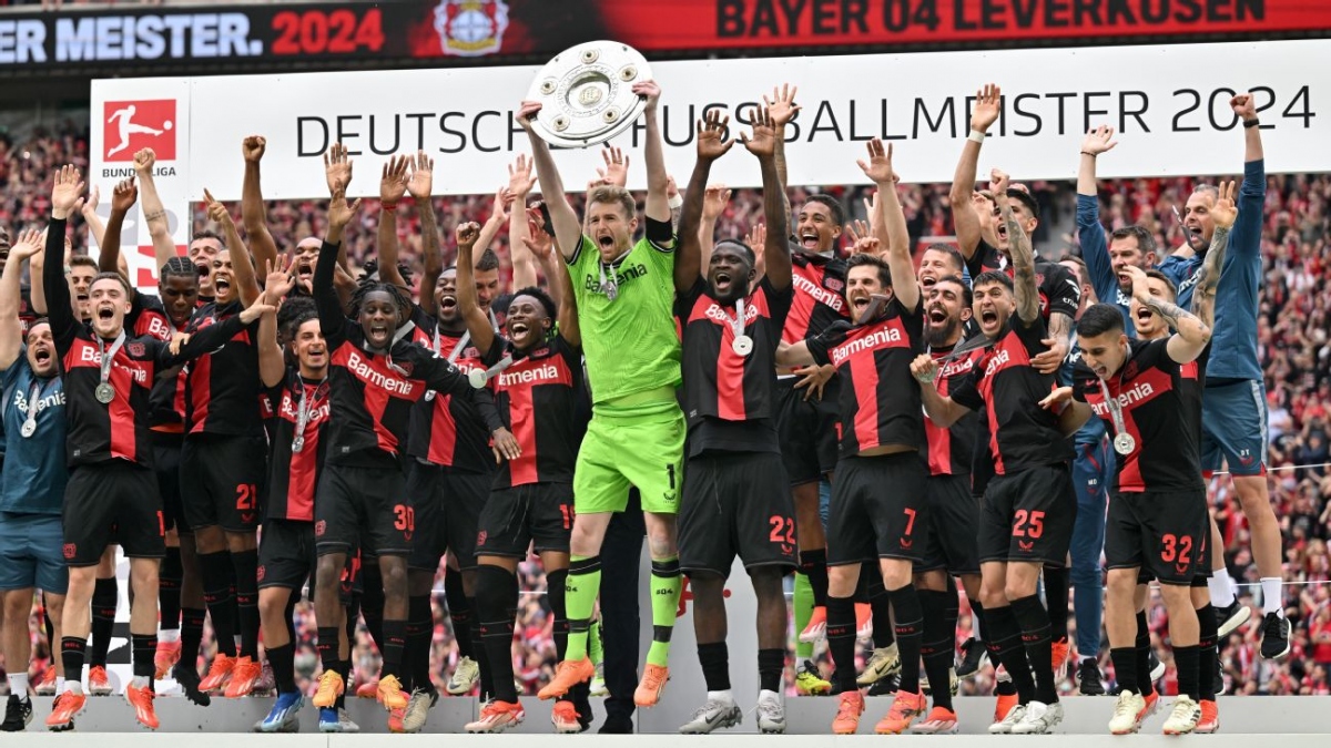 Cầu thủ Leverkusen nhận món quà đặc biệt sau chức vô địch bất bại ở Bundesliga- Ảnh 1.