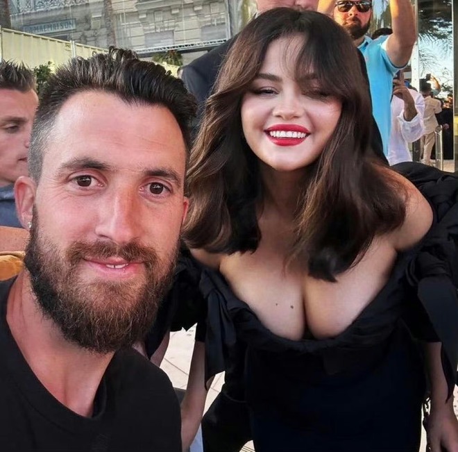 Selena Gomez khiến Cannes 2024 “nóng bỏng” hơn, được BTC săn đón ngay từ cửa khách sạn- Ảnh 10.
