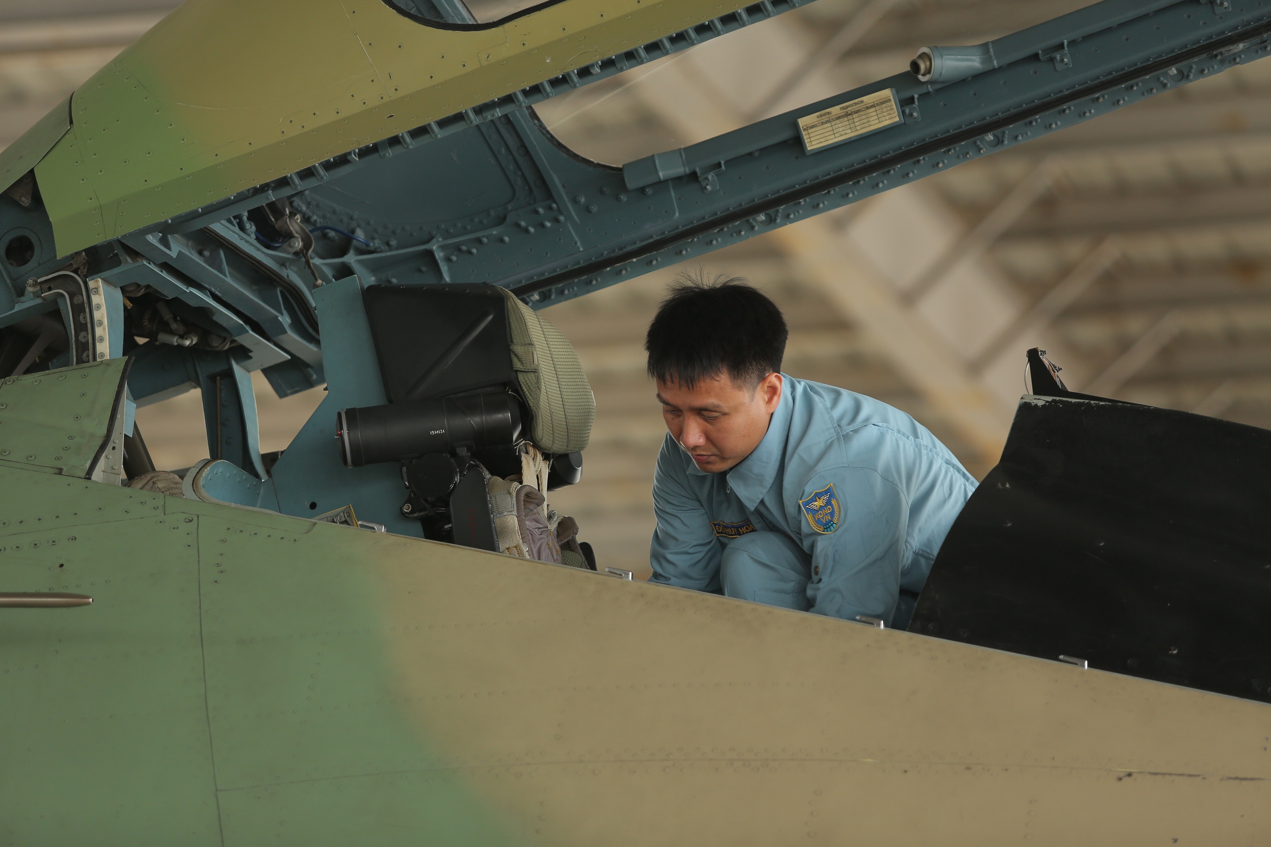Khám phá bí mật về lực lượng hỗ trợ an toàn phía sau 'Hổ mang chúa' Su-30MK2 của Không quân Việt Nam- Ảnh 5.