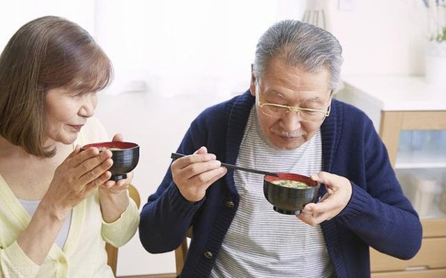 Khảo sát 269 người Nhật trên 100 tuổi: Điểm chung của trường thọ chính là có 3 "sở thích" giúp cơ thể sung sức, khỏe mạnh- Ảnh 2.