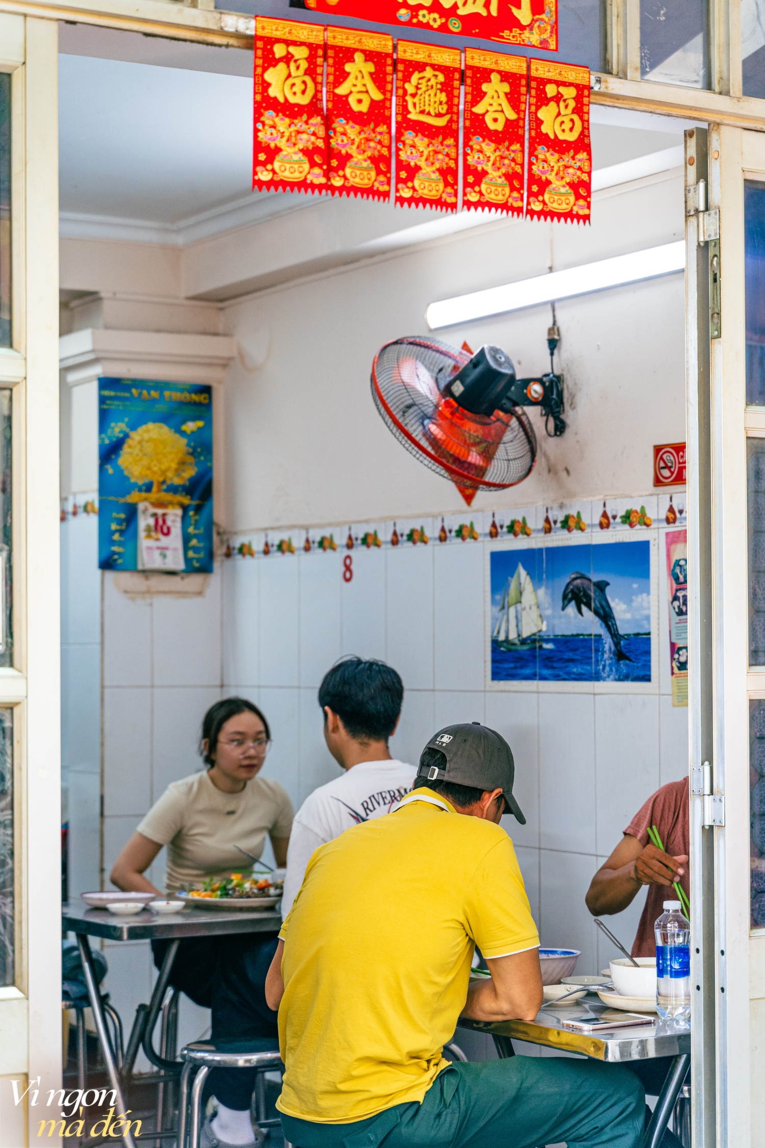 Đi tìm món gà hấp muối được đánh giá là "trứ danh" nhất nhì ở khu Chợ Lớn, có gì đặc biệt mà được khách sành ăn săn đón?- Ảnh 16.