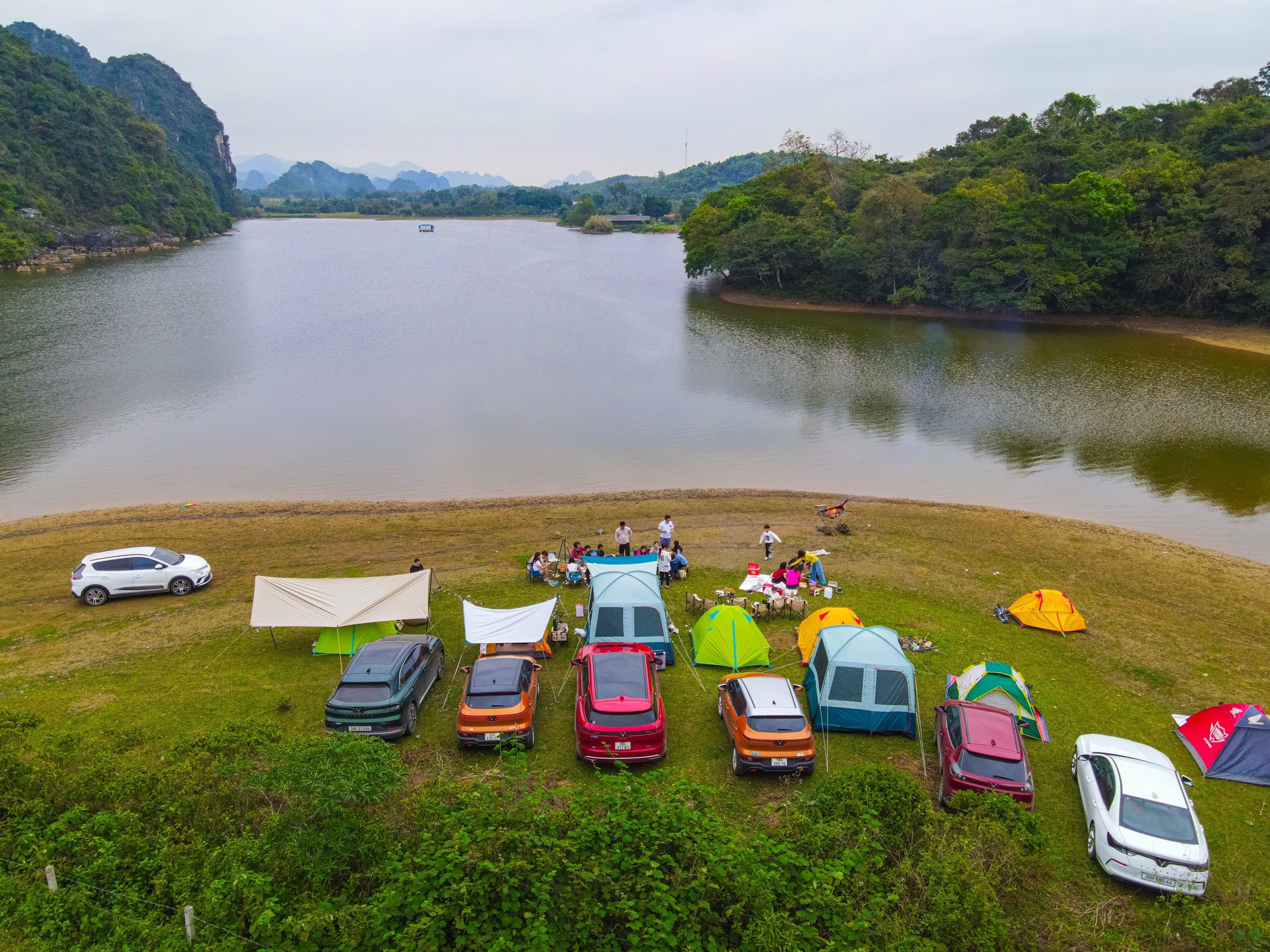 ‘Nữ lái mới’ mua VinFast VF 5 Plus rồi ‘nghiện’ phượt: 8 tháng chạy 17.000km, có ngày chạy Huế - Hà Nội hơn 600km không mệt- Ảnh 3.