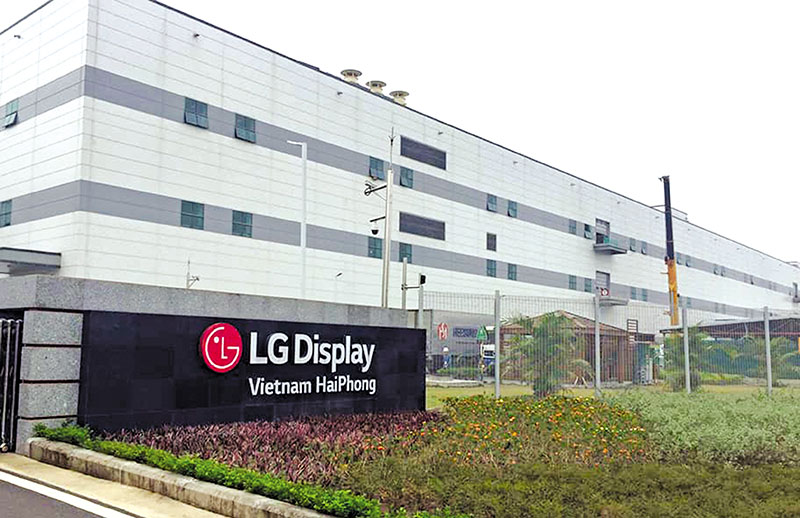 LG tại Việt Nam: 2 nhà máy điện tử kiếm doanh thu hơn 200.000 tỷ đồng trong năm 2023, tiết lộ vụ thoái vốn khỏi liên doanh pin Lithium với VinFast- Ảnh 3.