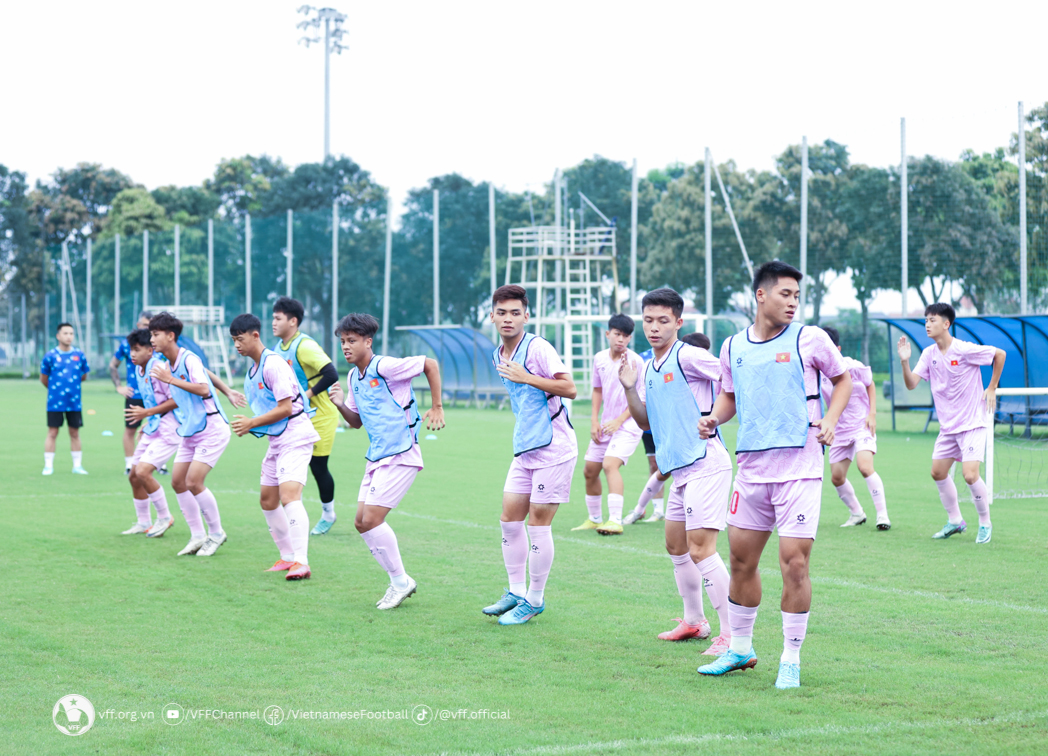 Đội tuyển U16 Việt Nam hội quân chuẩn bị cho giải Đông Nam Á với 30 cầu thủ được triệu tập- Ảnh 1.