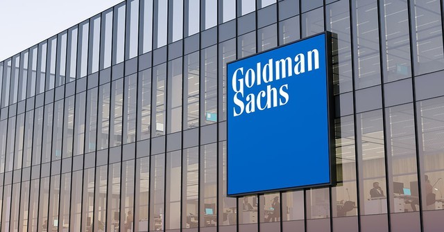 Nữ Phó chủ tịch Goldman Sachs phải nghỉ việc vì luôn phải giả tạo trong thế giới toàn đàn ông, mặc đồ bộ, chơi golf, nói về bóng đá- Ảnh 2.