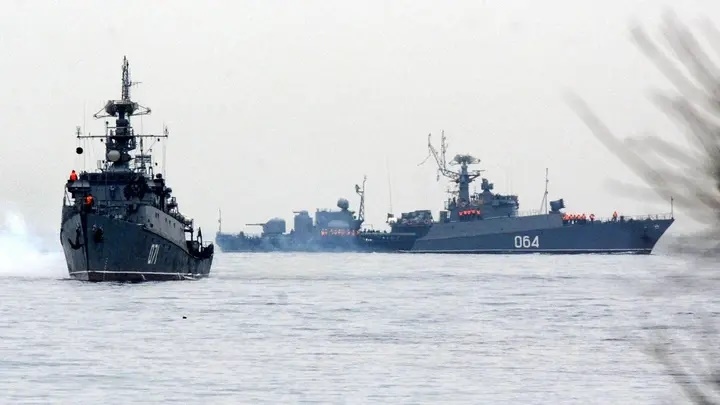 Ukraine đánh chìm tàu đối phương bằng tên lửa ATACMS, Nga đáp trả Kiev mãnh liệt- Ảnh 1.