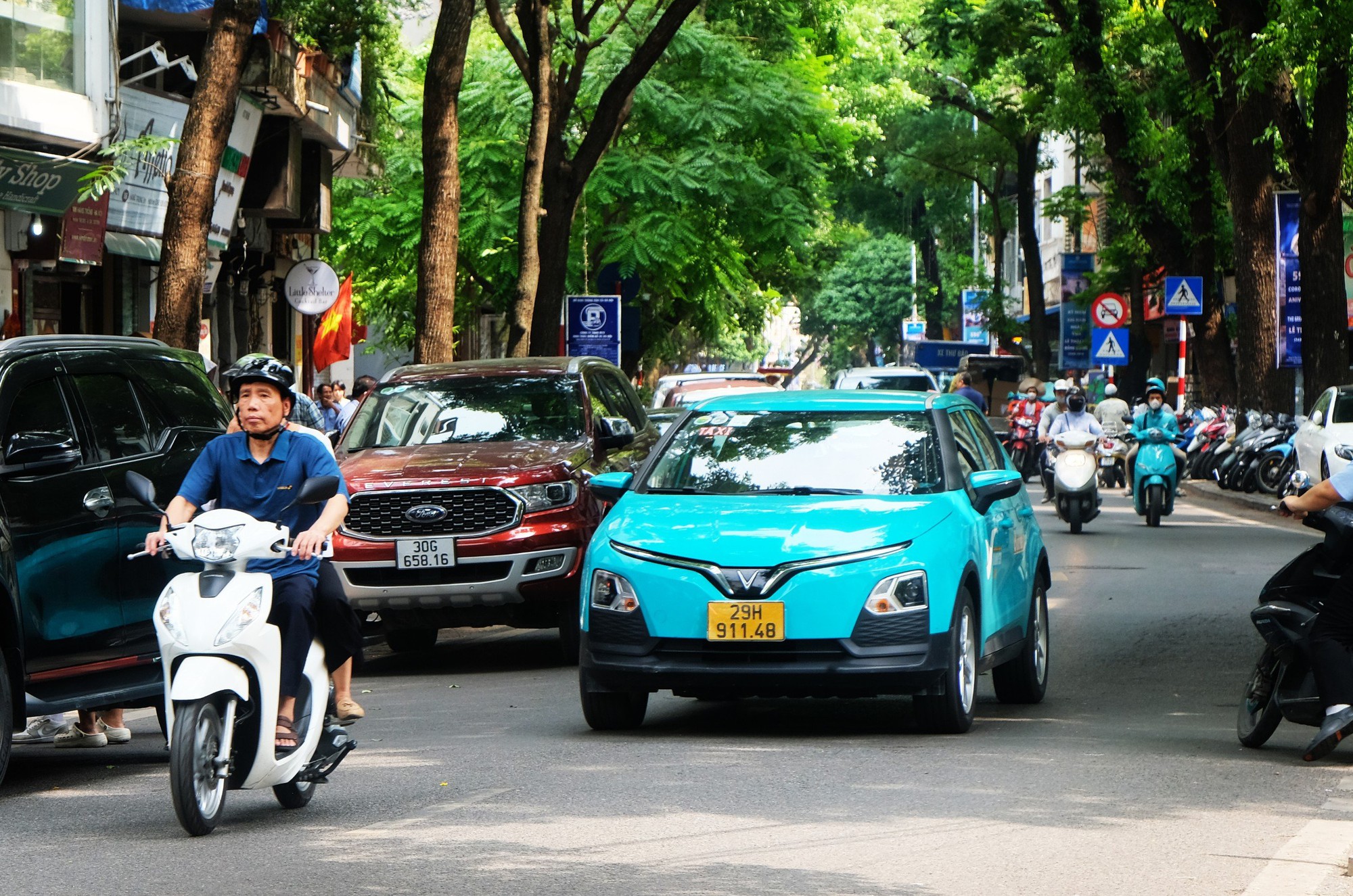 Chạy taxi bằng xe điện: Nhiều lợi thế hơn xe xăng nhưng vẫn còn 1 chặng đường dài để phổ cập tại Việt Nam- Ảnh 6.