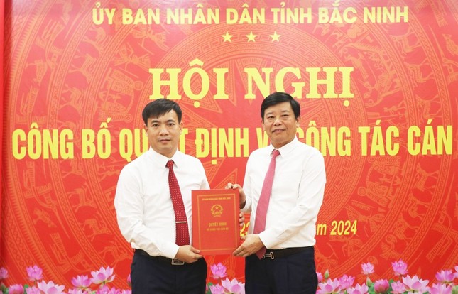 Công bố quyết định của Chủ tịch UBND tỉnh Bắc Ninh về công tác cán bộ- Ảnh 1.