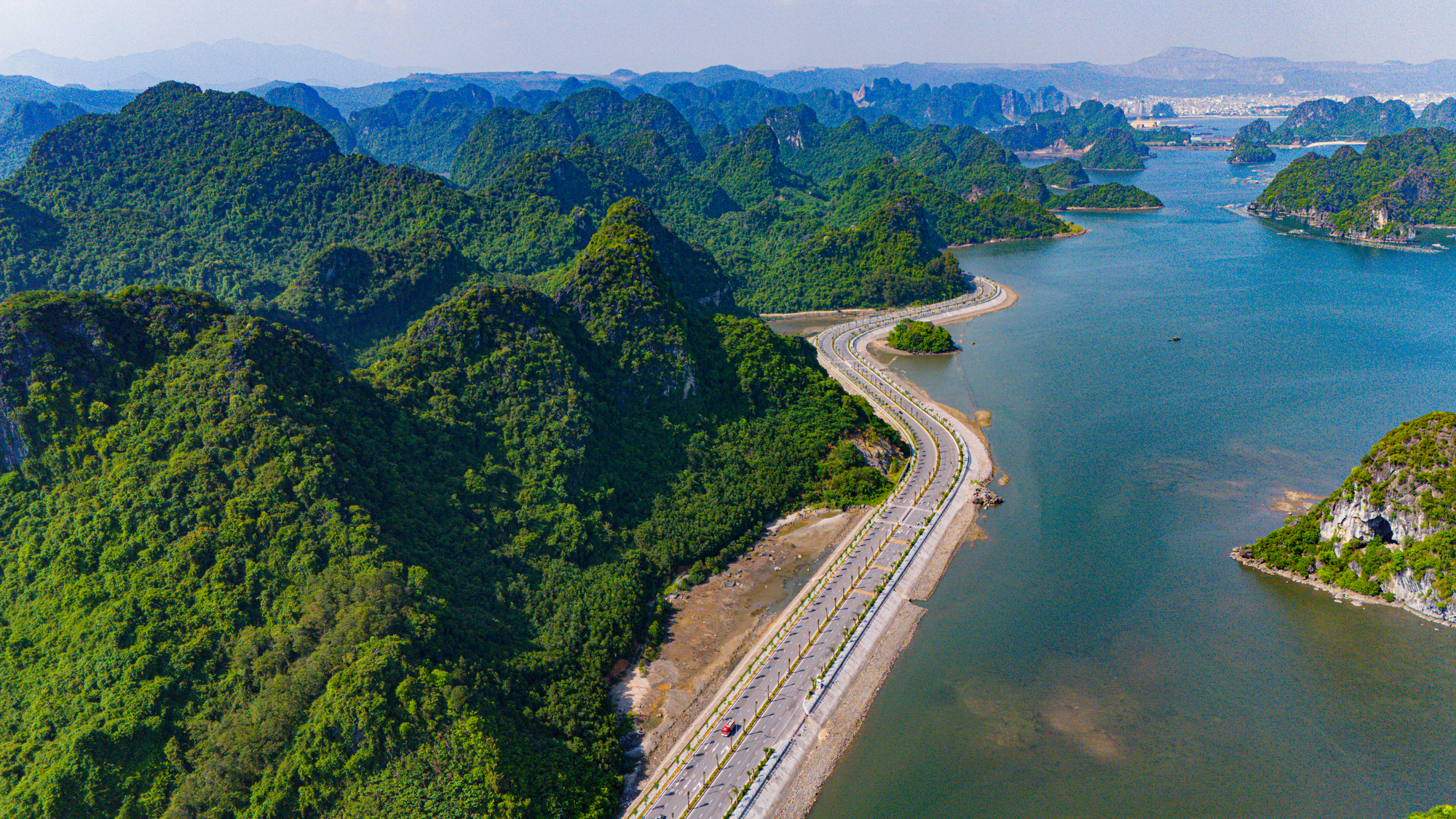 Toàn cảnh khu vực đường ven biển đẹp nhất Quảng Ninh là nơi dừng chân của Sun Group, Vingroup, TTP- Ảnh 4.