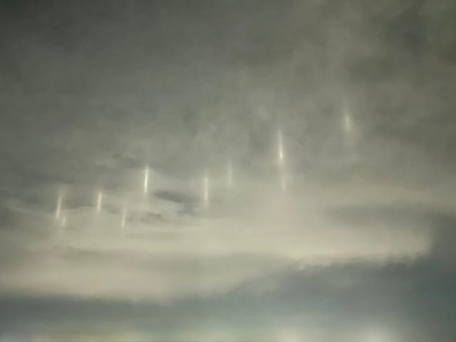 9 cột sáng trên bầu trời Nhật Bản được đồn đoán là dấu hiệu của người ngoài hành tinh: Sự thật khiến nhiều người "ngã ngửa"- Ảnh 3.
