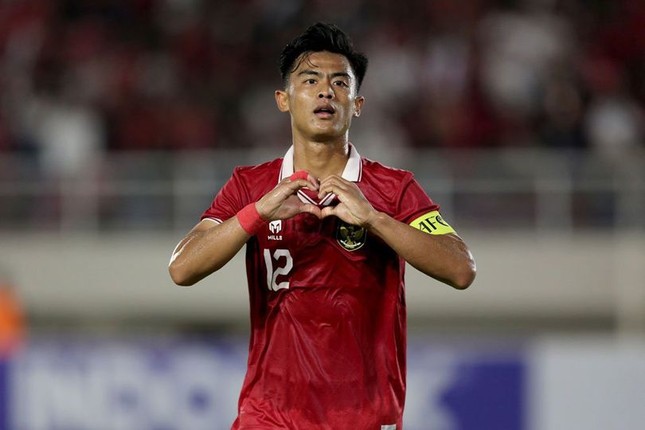Chuyên gia ném biên của Indonesia nhận thẻ đỏ ngay trong trận ra mắt Suwon FC- Ảnh 1.