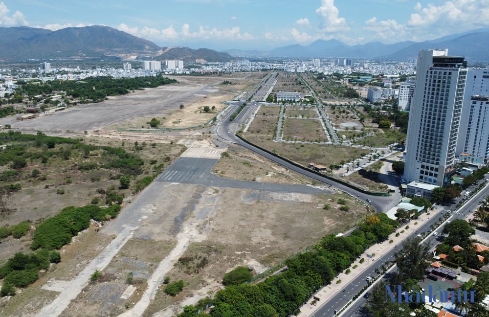 Cảnh hoang tàn khu đất sân bay Nha Trang đang bị Bộ Quốc phòng điều tra- Ảnh 4.