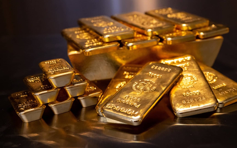 Giá vàng đột ngột tăng mạnh trước thông tin Ngân hàng Nhà nước sẽ dừng đấu thầu vàng miếng