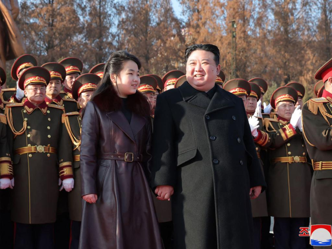 Chân dung công chúa của ông Kim Jong Un: Gây sốt ngay lần đầu xuất hiện, được hết mực quan tâm vì một lý do- Ảnh 1.