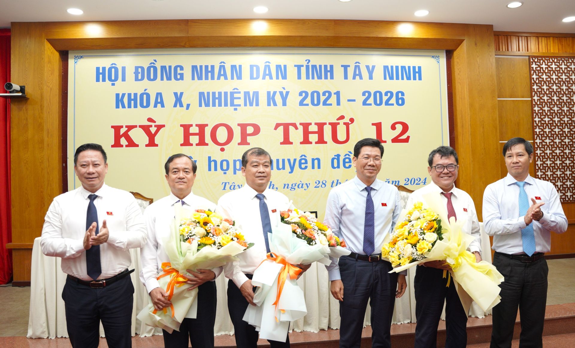 Ông Nguyễn Hồng Thanh được bầu làm Phó Chủ tịch UBND tỉnh Tây Ninh- Ảnh 2.