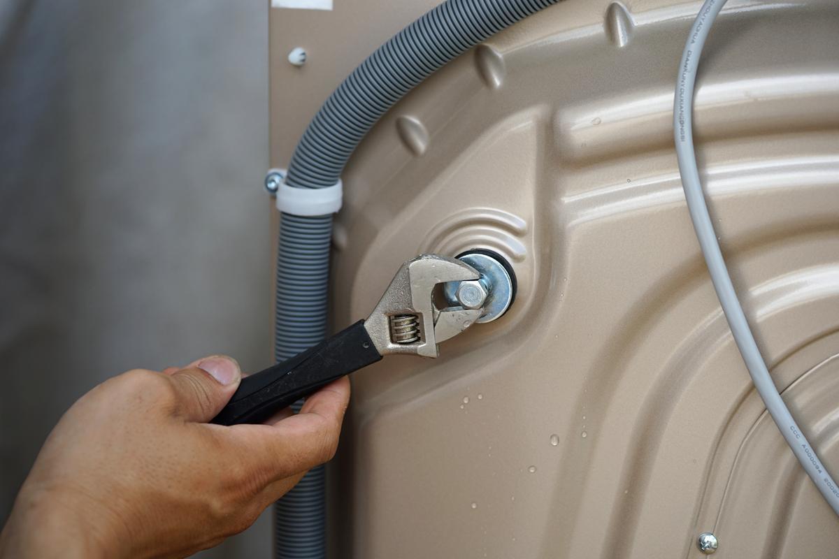 7 thói quen xấu khi sử dụng máy giặt cửa trước không những khiến quần áo không sạch mà còn làm hỏng máy- Ảnh 1.