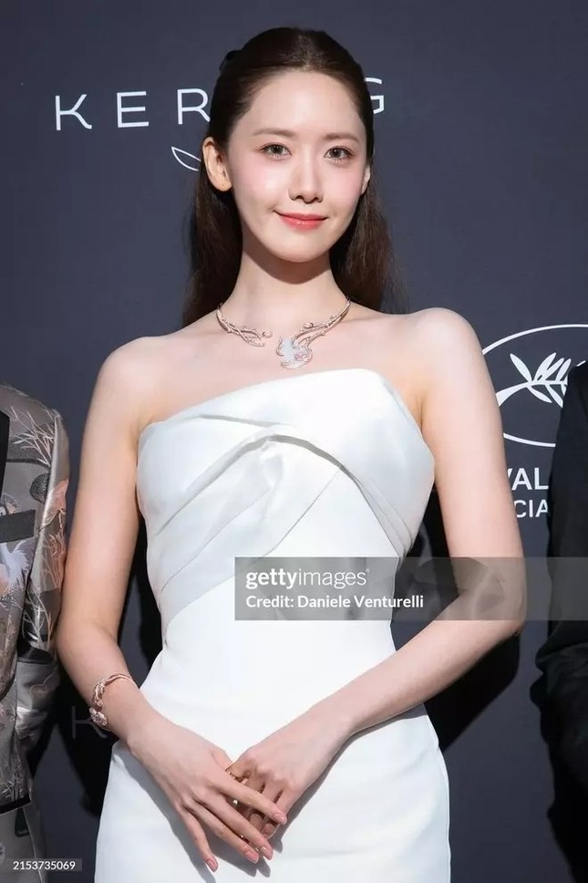 Người Hàn Quốc giận dữ vì YoonA (SNSD) bị đối xử như con ghẻ tại Cannes- Ảnh 2.