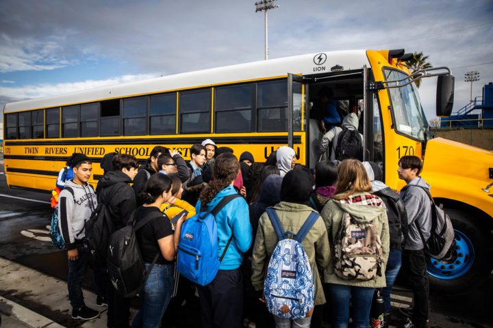 Thay thế xe bus trường học chạy diesel bằng bus điện giúp tiết kiệm hơn 2 tỷ/xe- Ảnh 1.