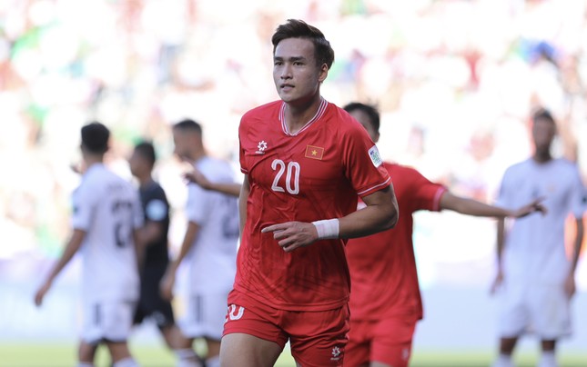 Bùi Hoàng Việt Anh lỡ trận ra mắt tuyển Việt Nam của HLV Kim Sang-sik- Ảnh 1.