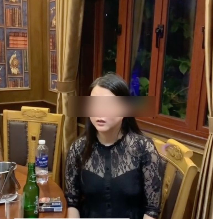 Cô gái "bùng tiền" bò Wagyu, tôm hùm ở Hà Nội: Dân mạng tìm ra hàng loạt lần "ăn quỵt" khác, toàn chọn nhà hàng cao cấp và đắt đỏ- Ảnh 3.